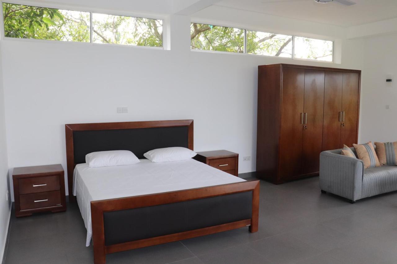 Hotel Paradiso, Унаватуна Экстерьер фото